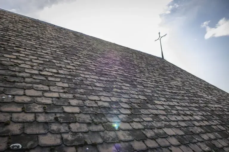 Asbest leien dak klooster